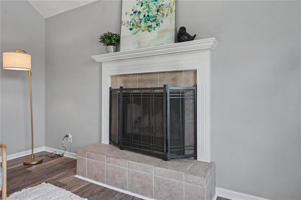 8765 Thompson Drive, De Soto, KS
