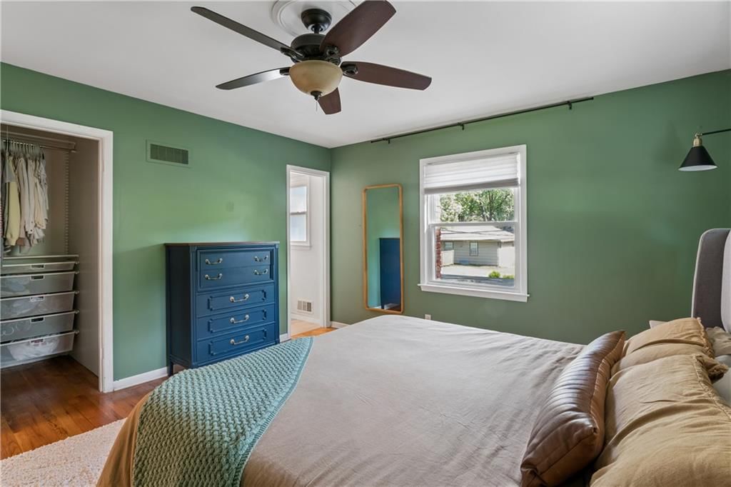 11153 Wornall Road — photo 23