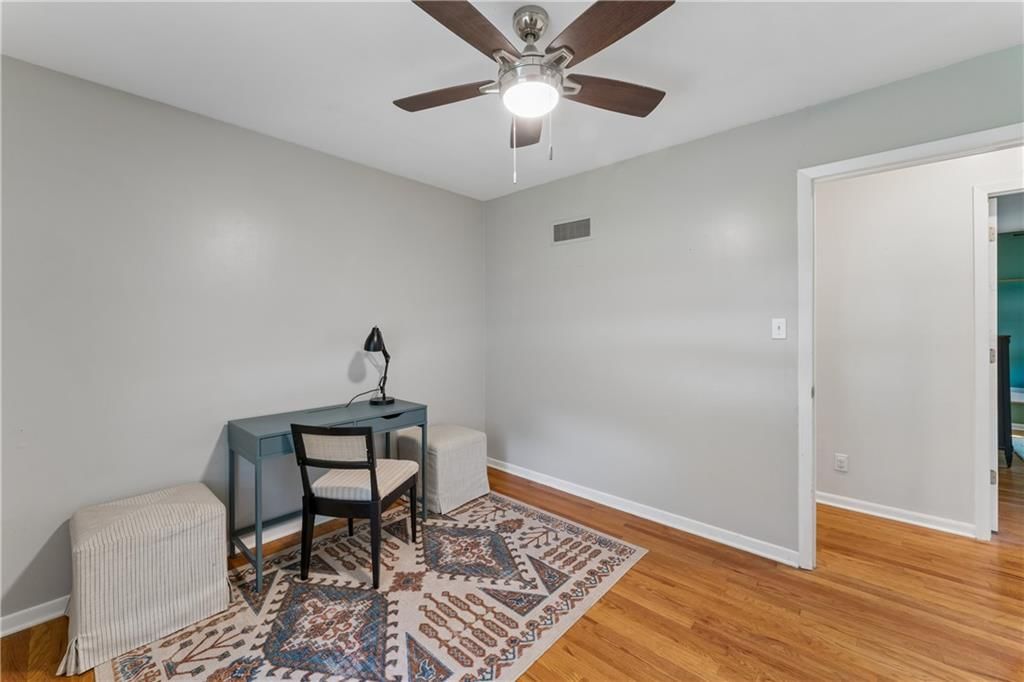 11153 Wornall Road — photo 31