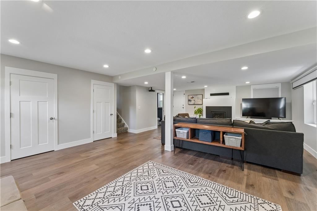 11153 Wornall Road — photo 40