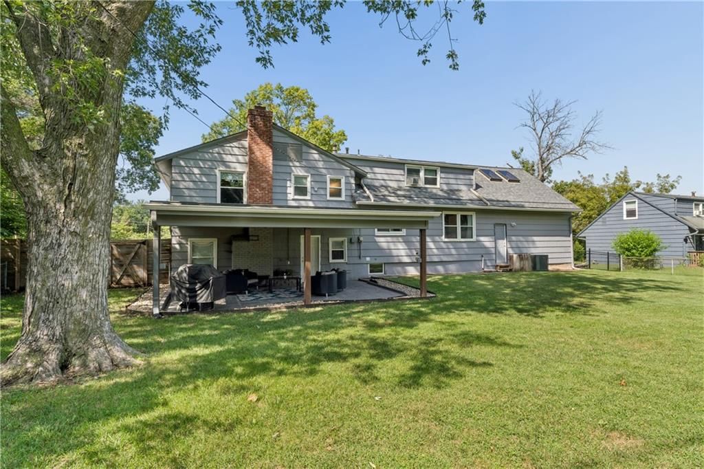 11153 Wornall Road — photo 48