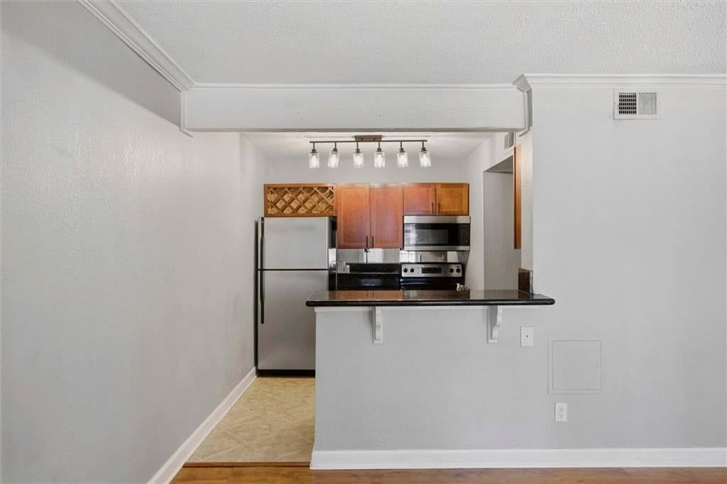 4727 Jarboe Street — photo 5