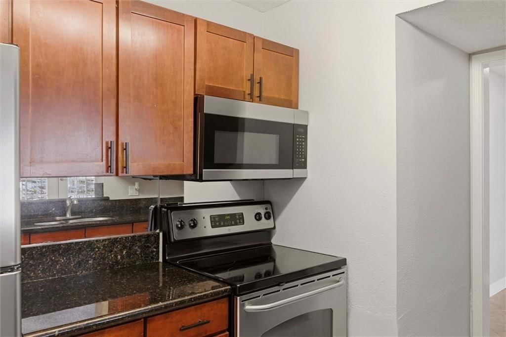 4727 Jarboe Street — photo 6