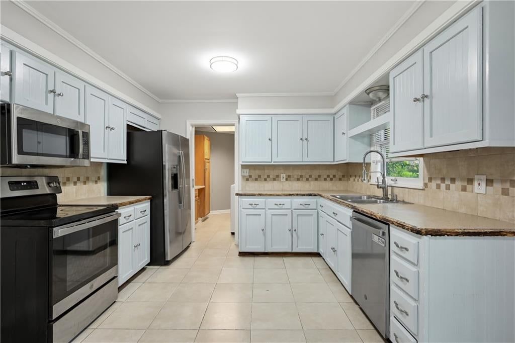 5501 N Highland Avenue — photo 7