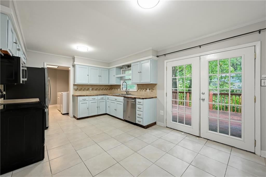 5501 N Highland Avenue — photo 8