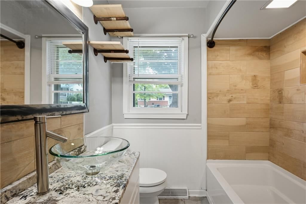 5501 N Highland Avenue — photo 12
