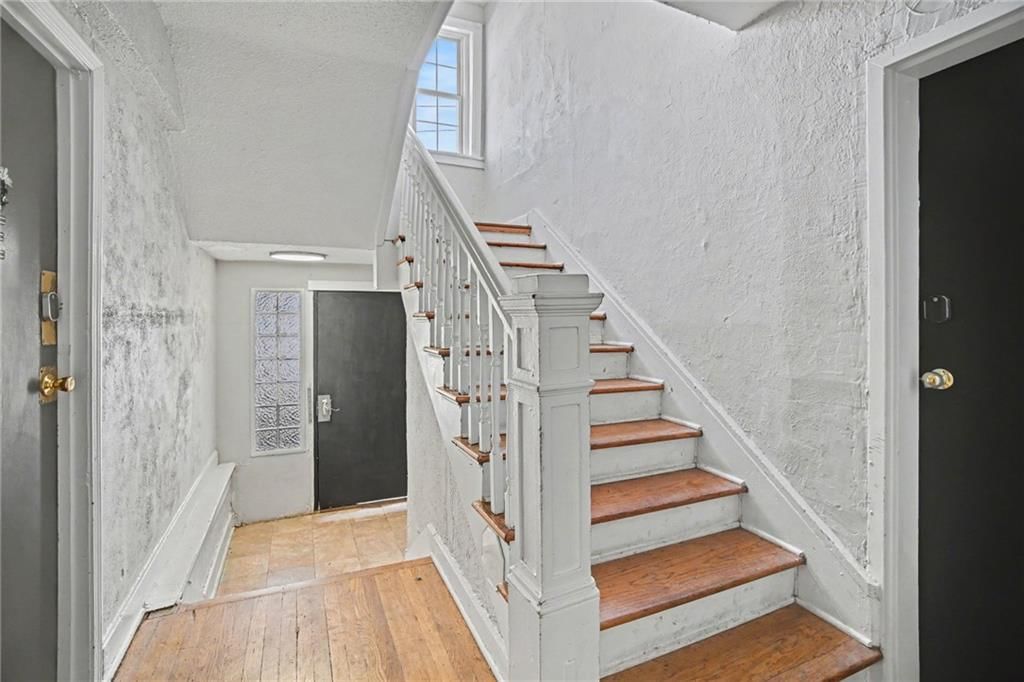 Photo 5 of 13 - 109 E 40th Street