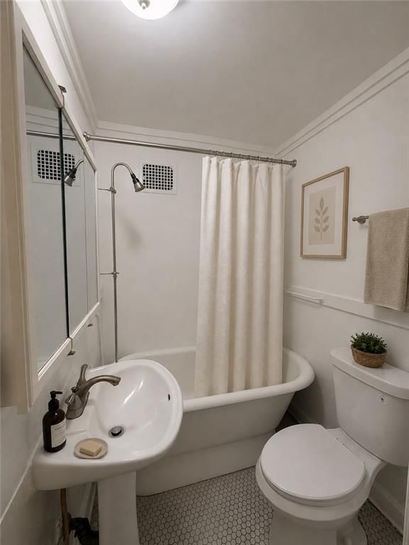 Photo 12 of 13 - 109 E 40th Street
