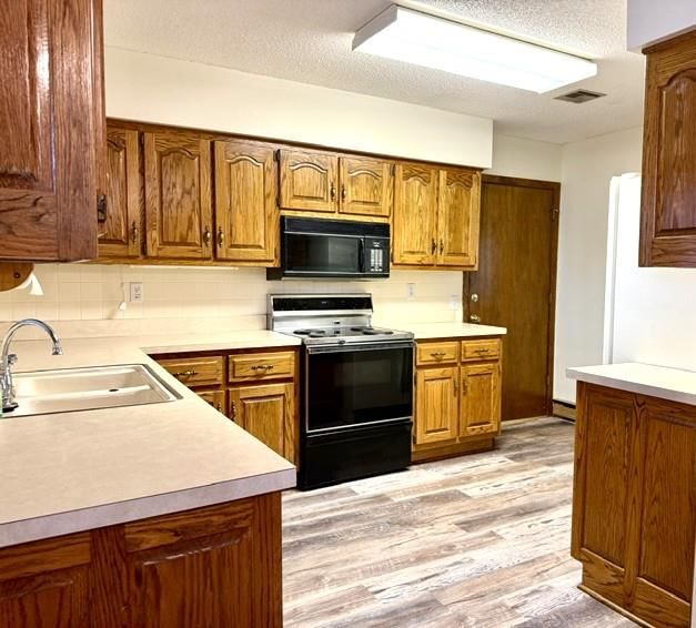 Photo 10 of 29 - 8214 E 189th Terrace, Belton, MO 64012