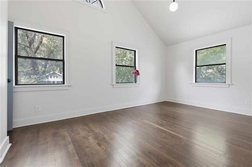 10107 E 11th Street — photo 30