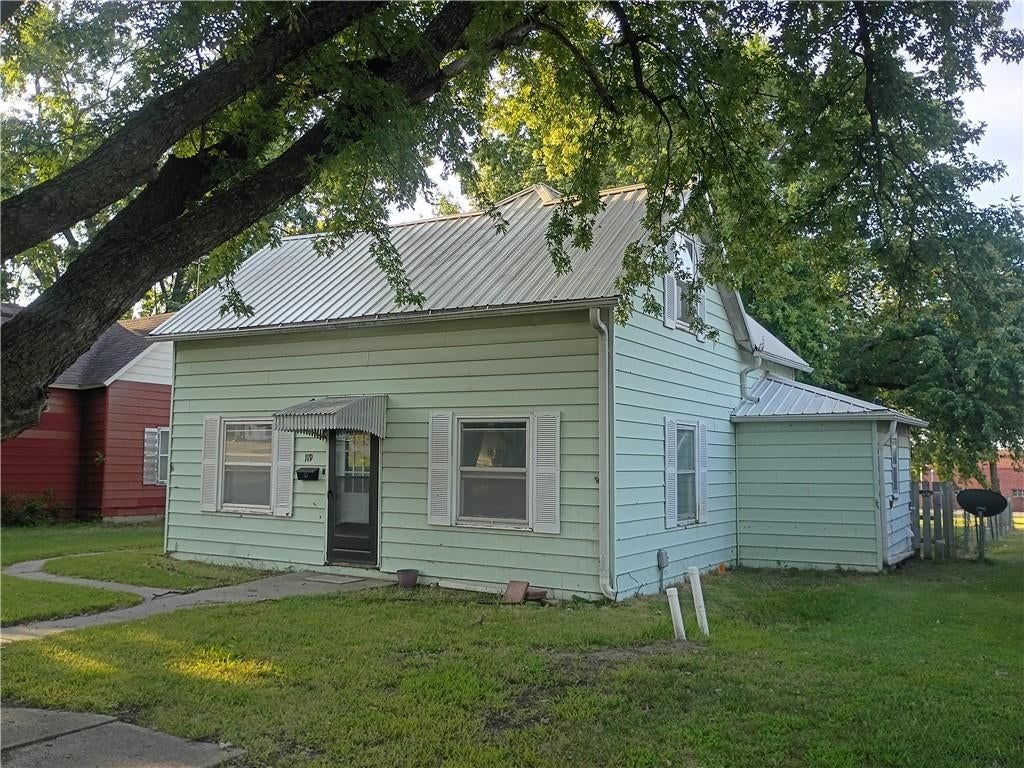 119 W 3rd Street — photo 1