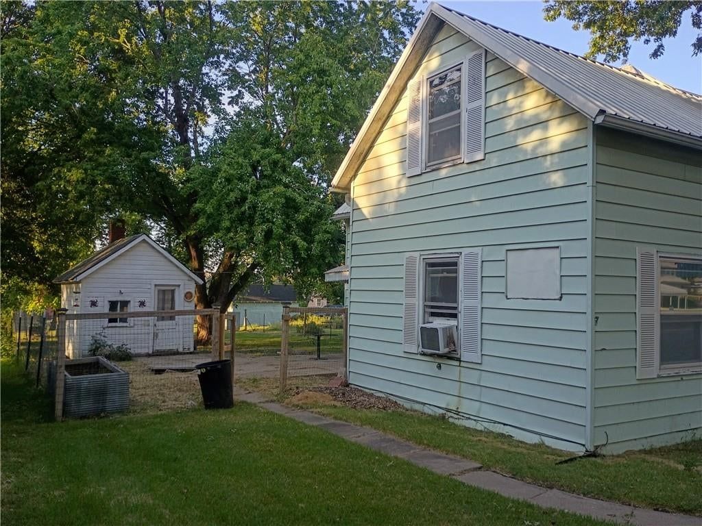 119 W 3rd Street — photo 2