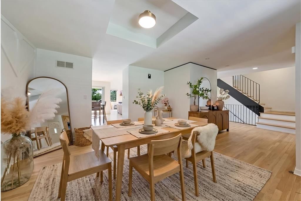 Photo 9 of 69 - 12809 Pembroke Circle, Leawood, KS 66209