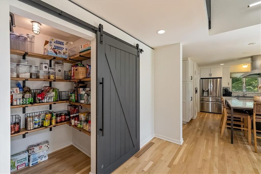 Photo 16 of 69 - 12809 Pembroke Circle, Leawood, KS 66209