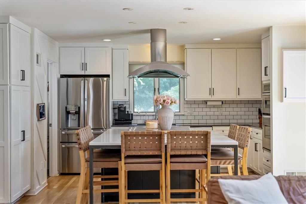 Photo 19 of 69 - 12809 Pembroke Circle, Leawood, KS 66209