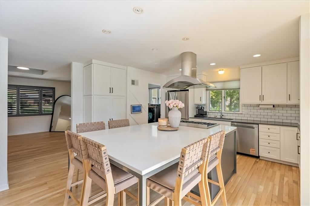 Photo 20 of 69 - 12809 Pembroke Circle, Leawood, KS 66209