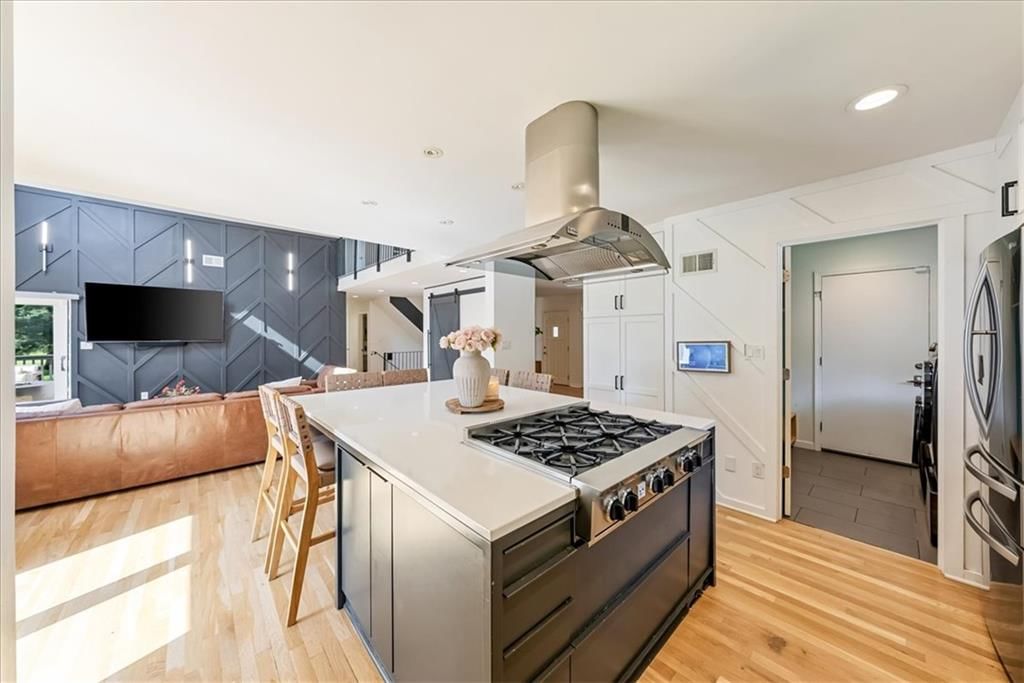 Photo 21 of 69 - 12809 Pembroke Circle, Leawood, KS 66209
