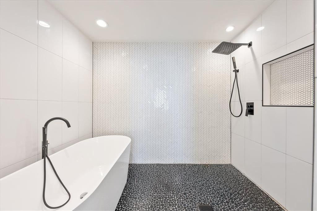 Photo 31 of 69 - 12809 Pembroke Circle, Leawood, KS 66209