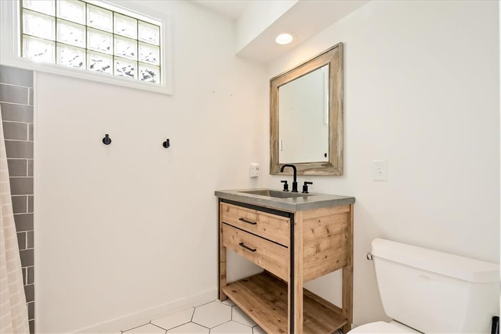 Photo 35 of 69 - 12809 Pembroke Circle, Leawood, KS 66209