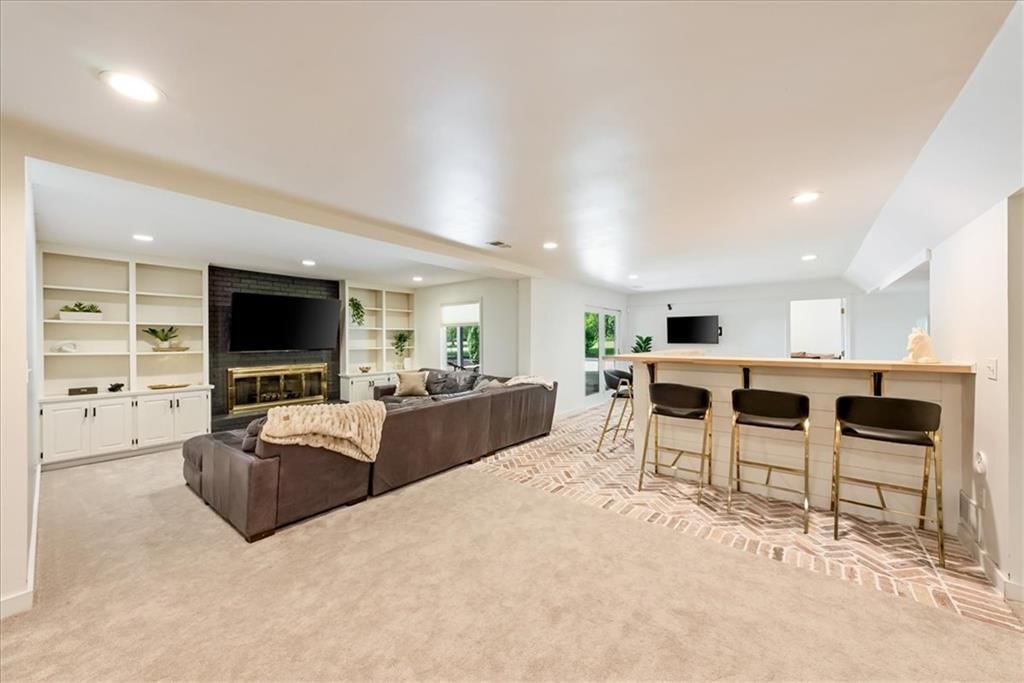 Photo 38 of 69 - 12809 Pembroke Circle, Leawood, KS 66209
