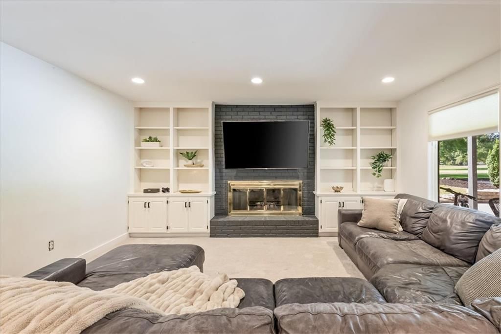 Photo 39 of 69 - 12809 Pembroke Circle, Leawood, KS 66209