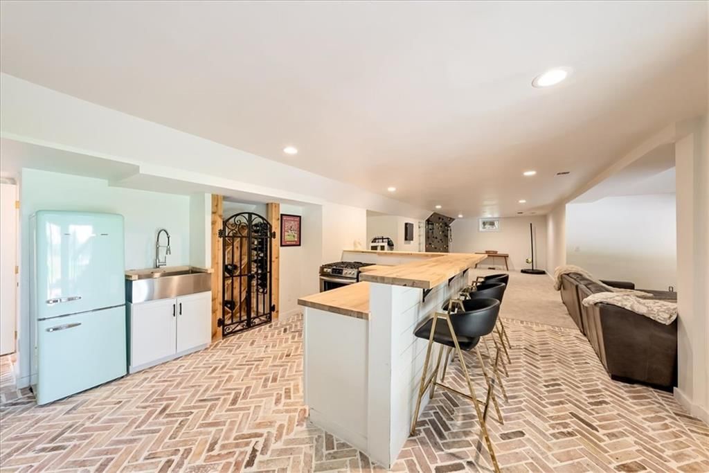 Photo 41 of 69 - 12809 Pembroke Circle, Leawood, KS 66209