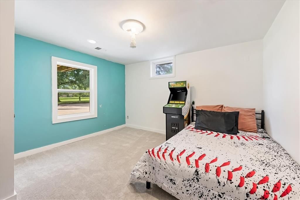 Photo 43 of 69 - 12809 Pembroke Circle, Leawood, KS 66209