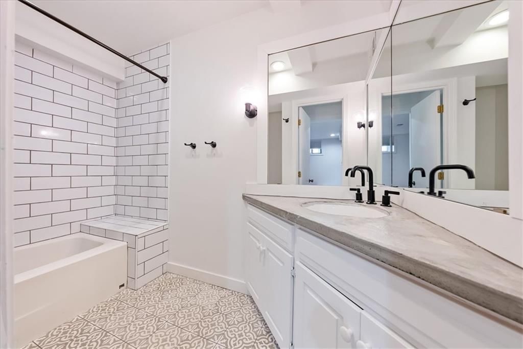 Photo 44 of 69 - 12809 Pembroke Circle, Leawood, KS 66209