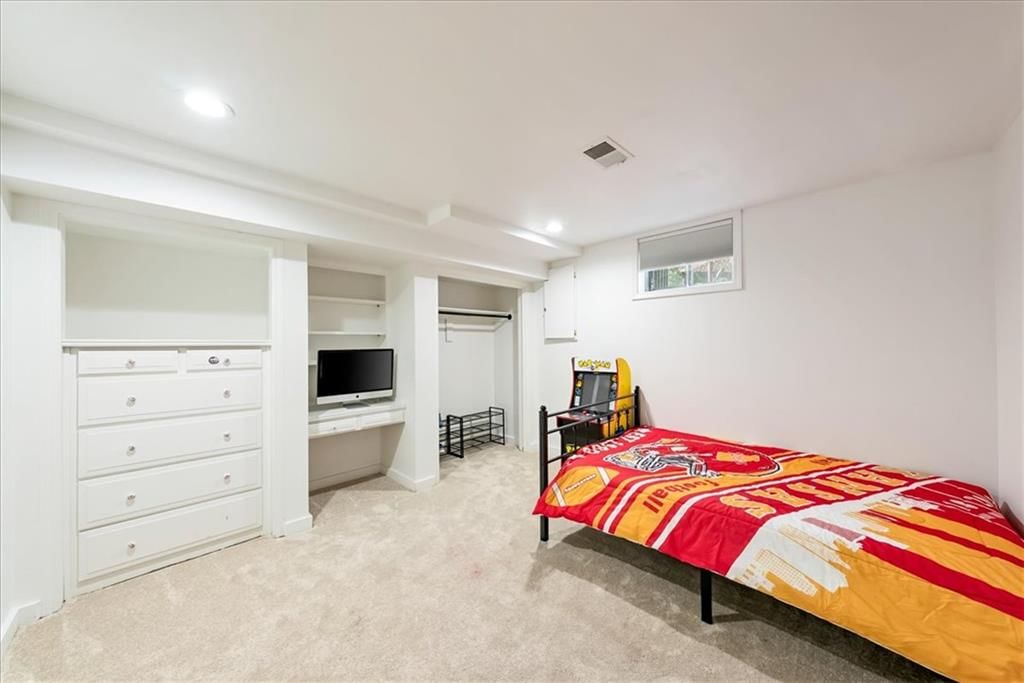 Photo 45 of 69 - 12809 Pembroke Circle, Leawood, KS 66209