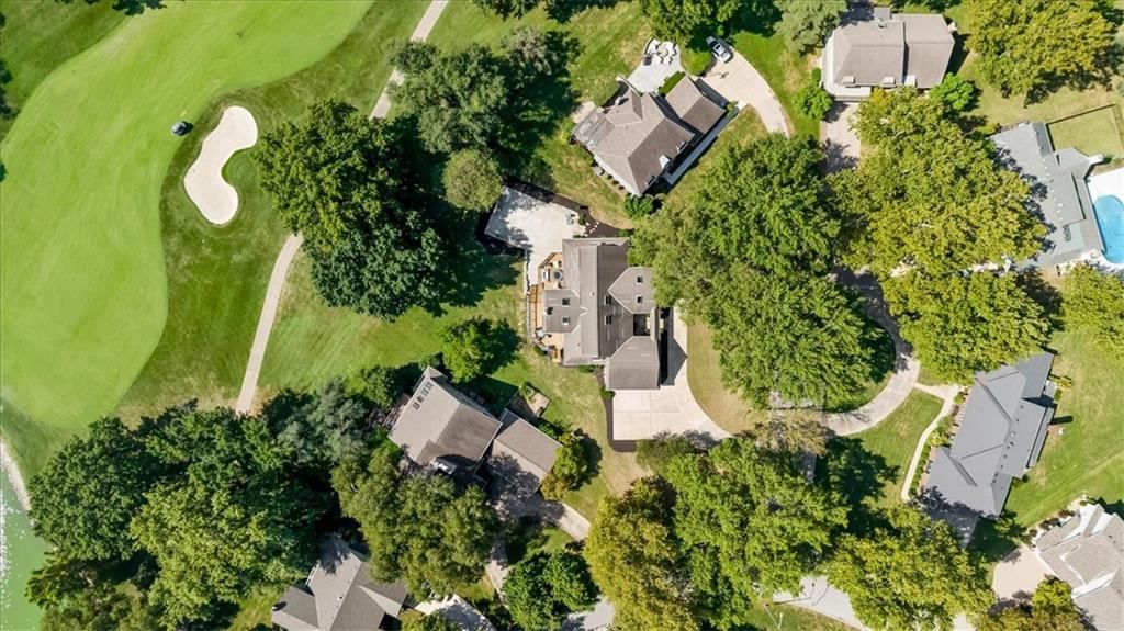Photo 64 of 69 - 12809 Pembroke Circle, Leawood, KS 66209