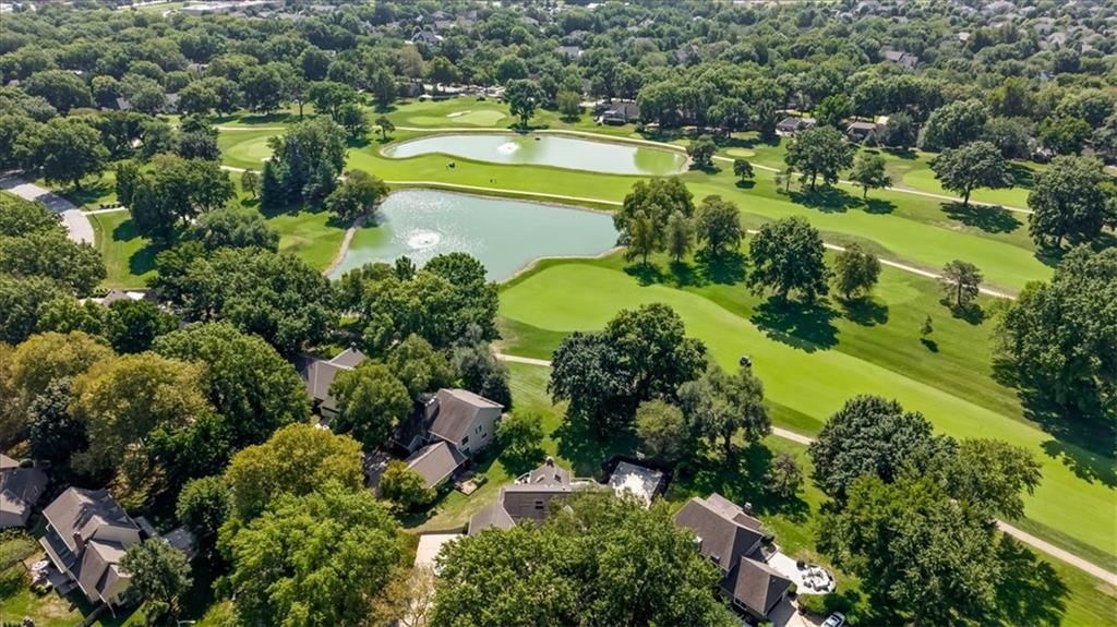 Photo 65 of 69 - 12809 Pembroke Circle, Leawood, KS 66209