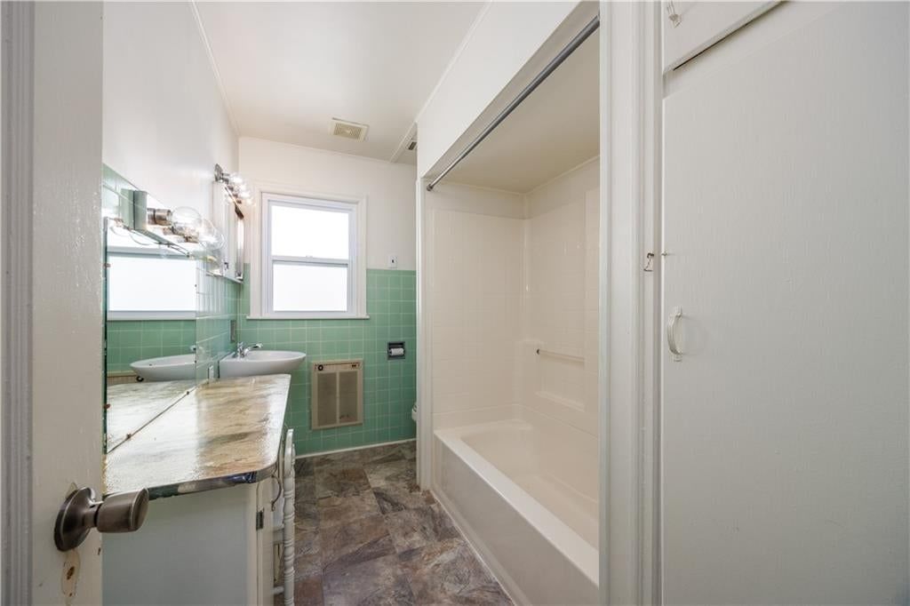 1213 W 3rd Street — photo 18