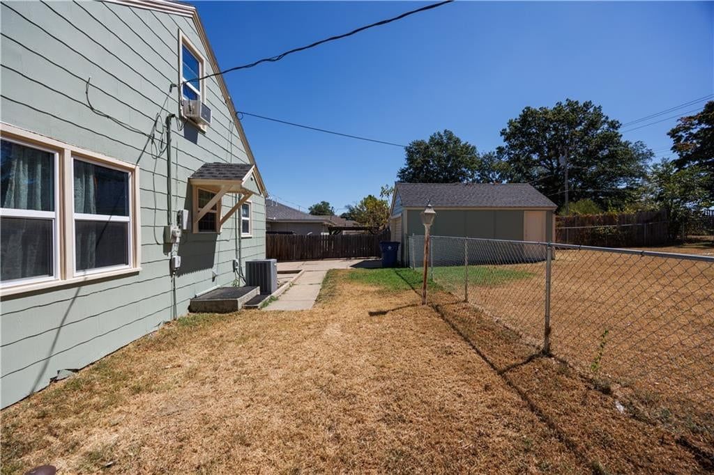 1213 W 3rd Street — photo 30