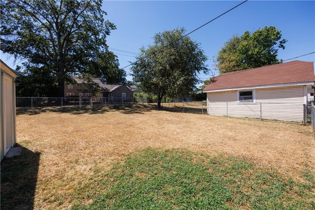 1213 W 3rd Street — photo 31