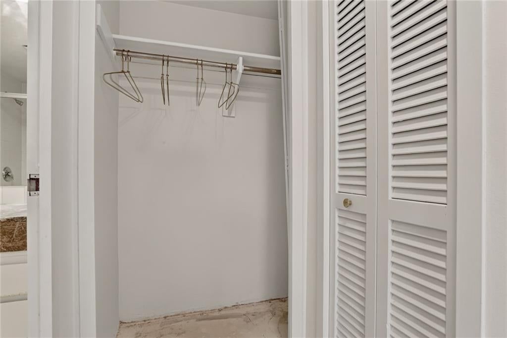 4545 Wornall Road — photo 12