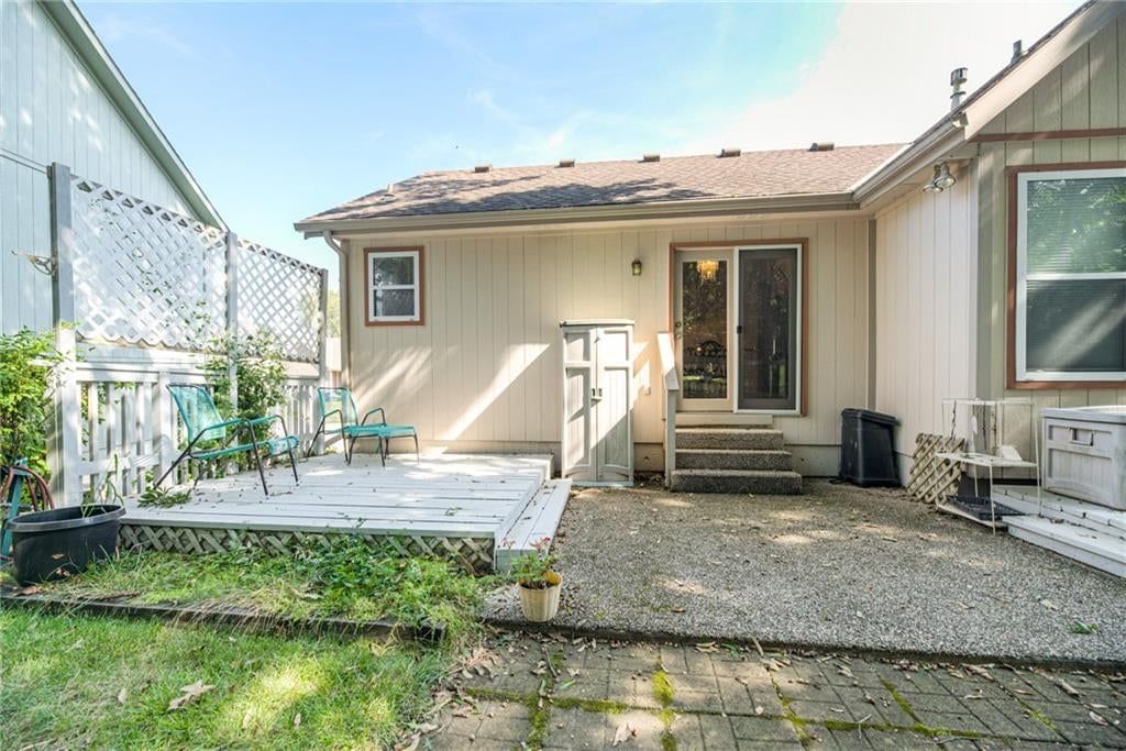 519 E 123rd Terrace — photo 31