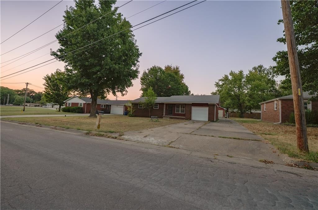 2206 W 1st Street — photo 6
