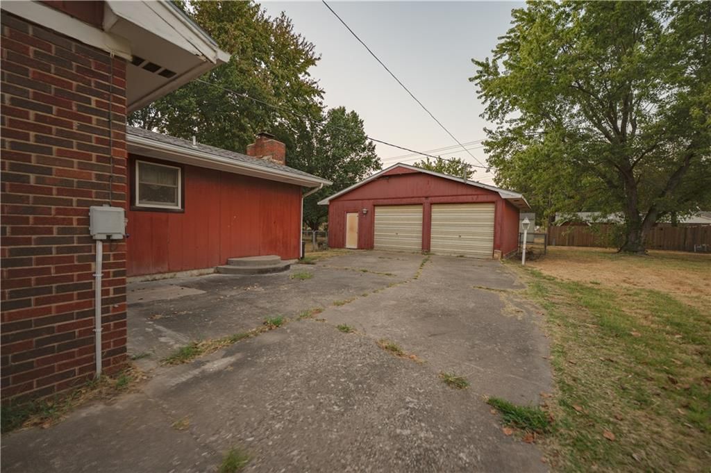 2206 W 1st Street — photo 11