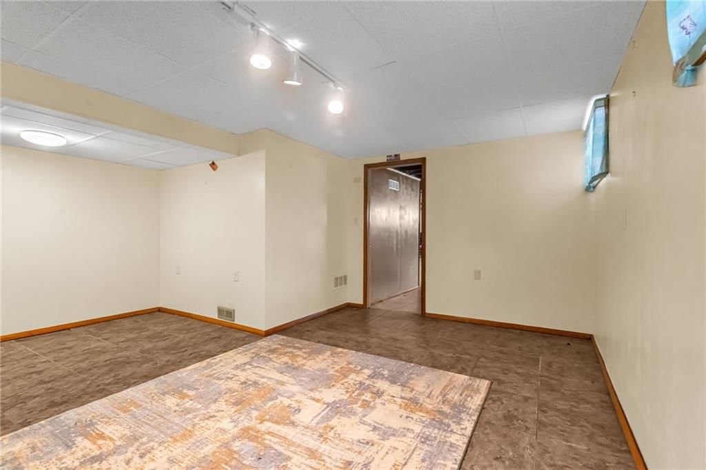 5609 N Booth Avenue — photo 22