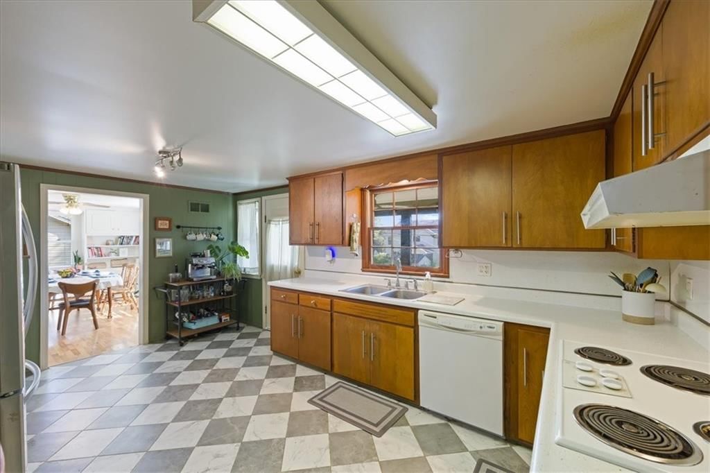 7217 Belinder Avenue — photo 13