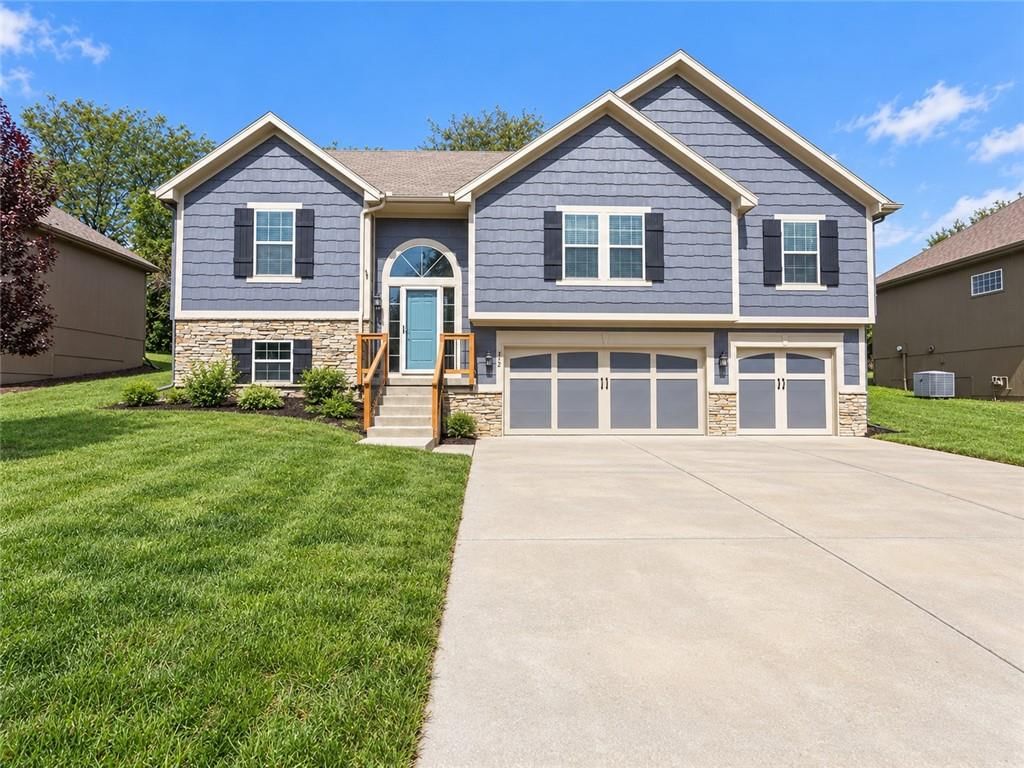 412 Duncan Drive, Liberty, MO: listing photo 2