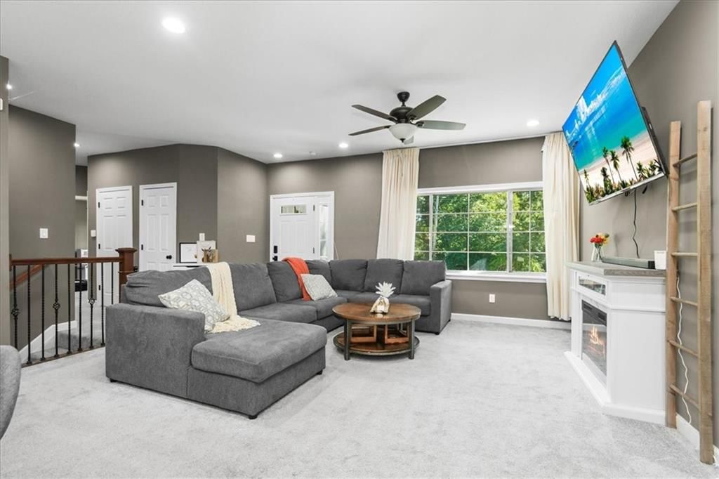 Photo 4 of 14 - 6254 WEBSTER Avenue, Kansas City, KS 66104