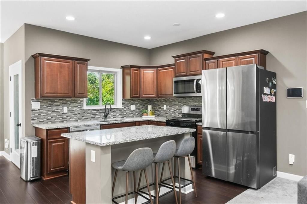 Photo 5 of 14 - 6254 WEBSTER Avenue, Kansas City, KS 66104