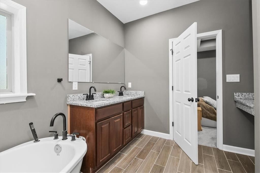 Photo 11 of 14 - 6254 WEBSTER Avenue, Kansas City, KS 66104