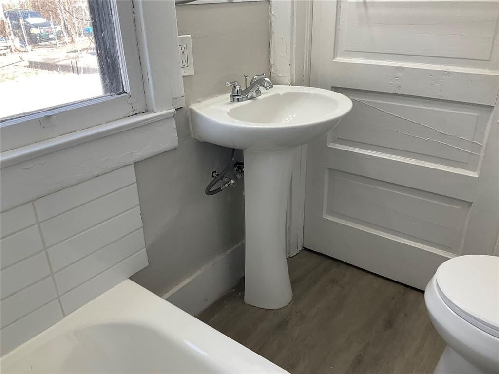8327 Flora Avenue — photo 11