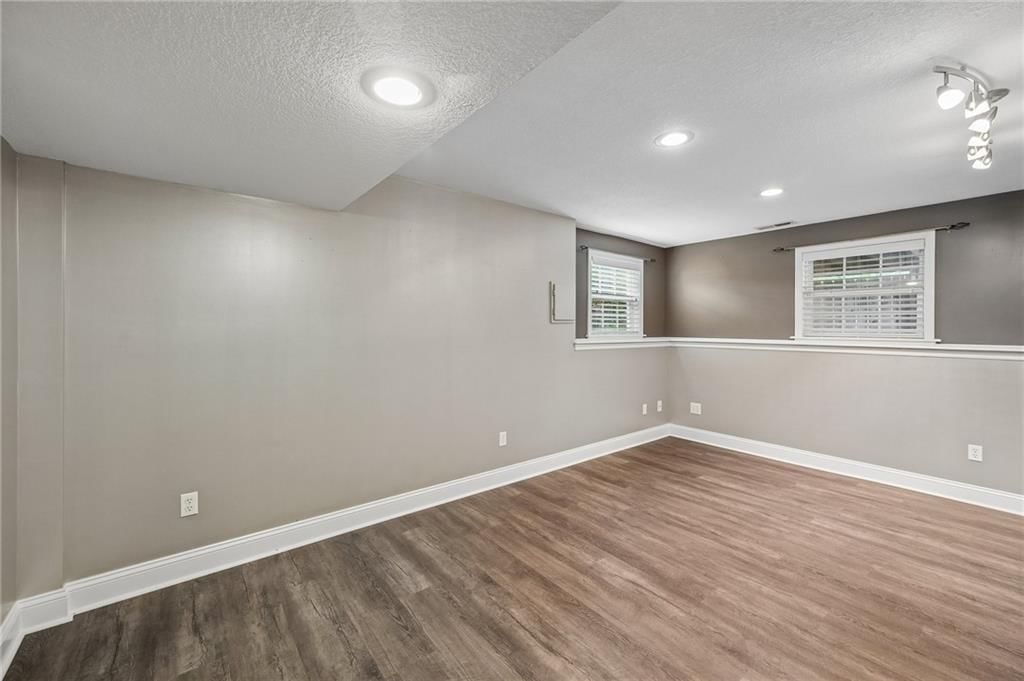 8699 Penner Avenue — photo 28