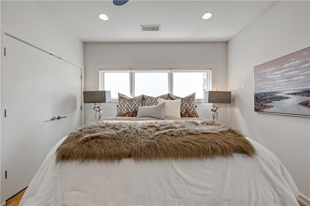 514 Oak Street — photo 35