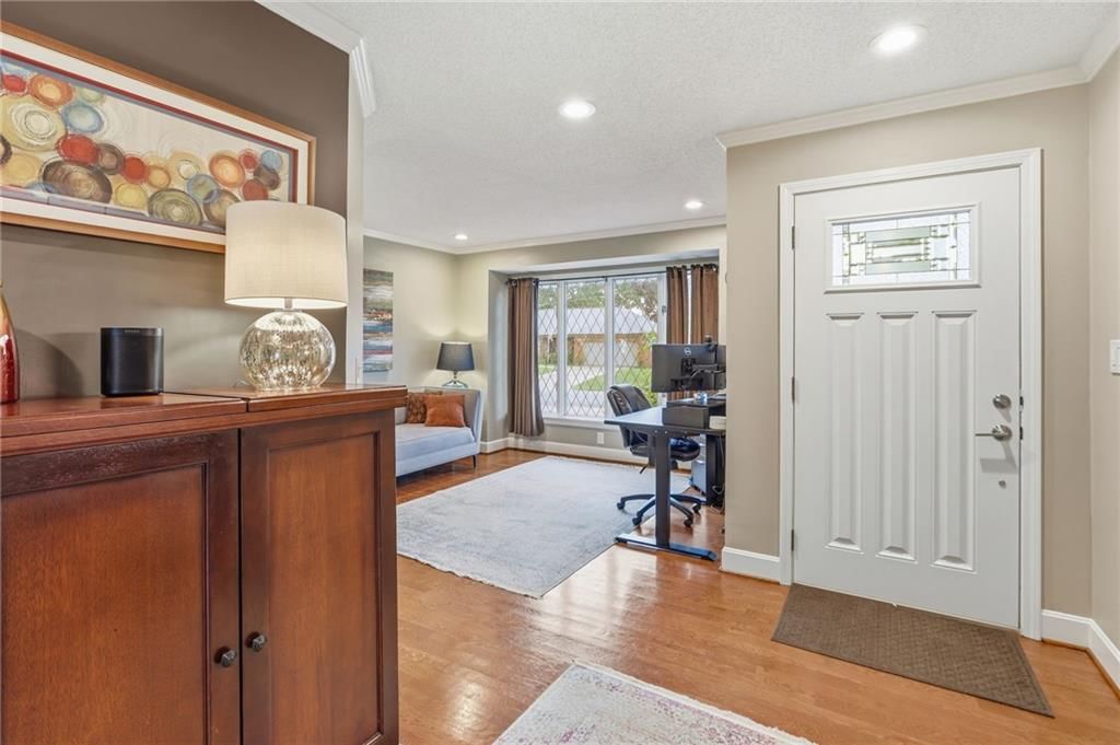 6658 Dearborn Drive, Mission, KS: listing photo 3