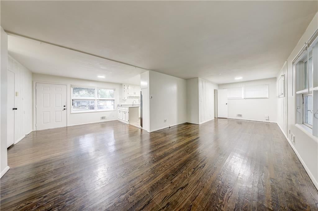 7506 E 111th Terrace, Kansas City, MO: listing photo 3