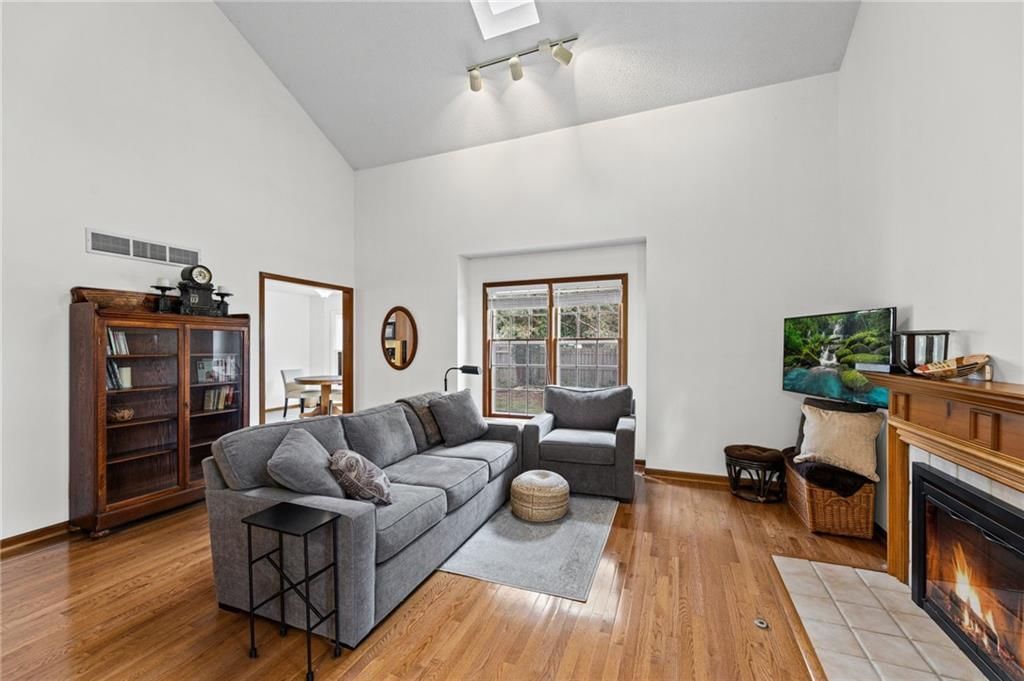 11900 Grandview Street — photo 3
